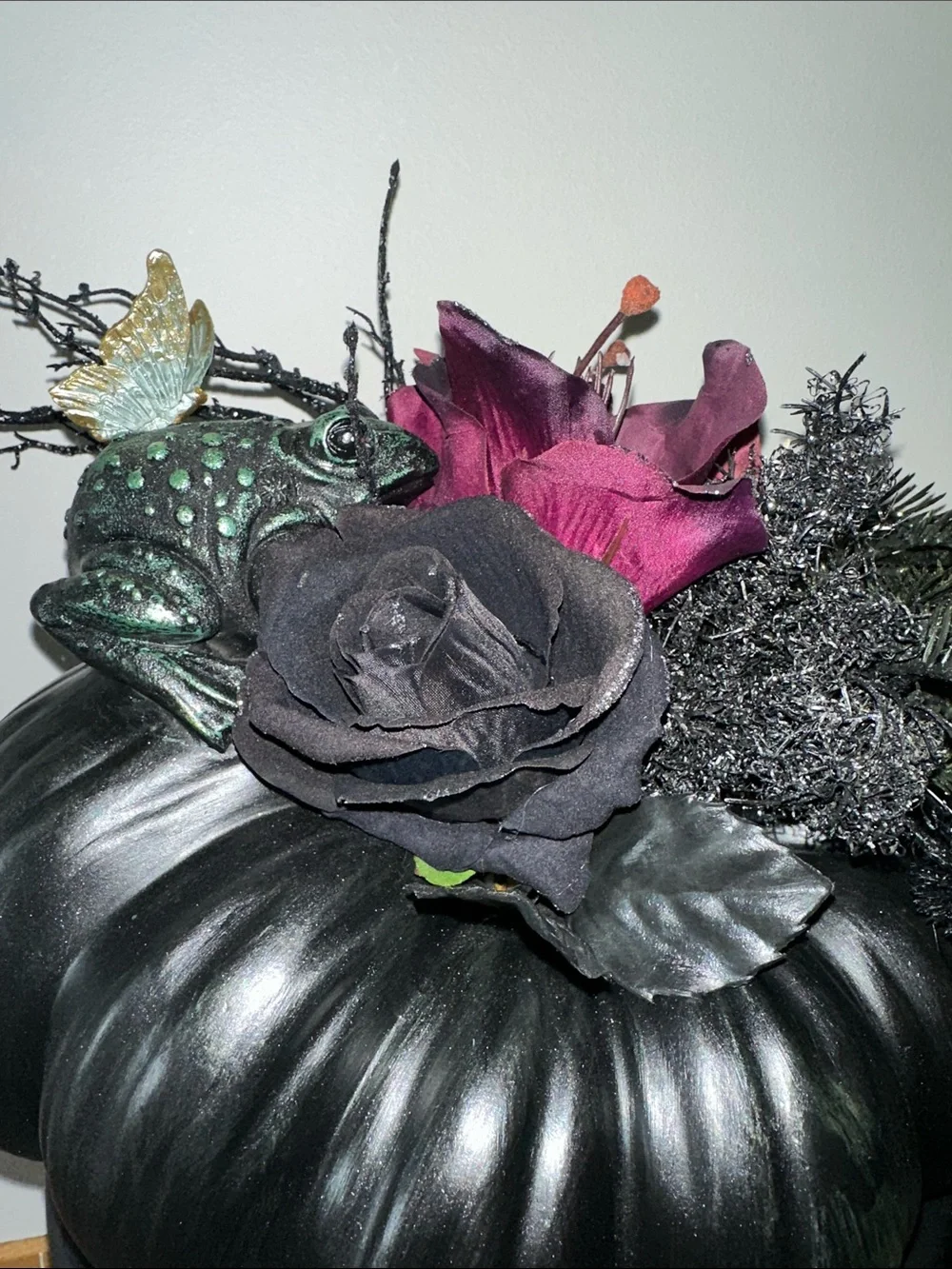 Halloween Black Decorative Pumpkin toad with butterfly Floral Arrangement